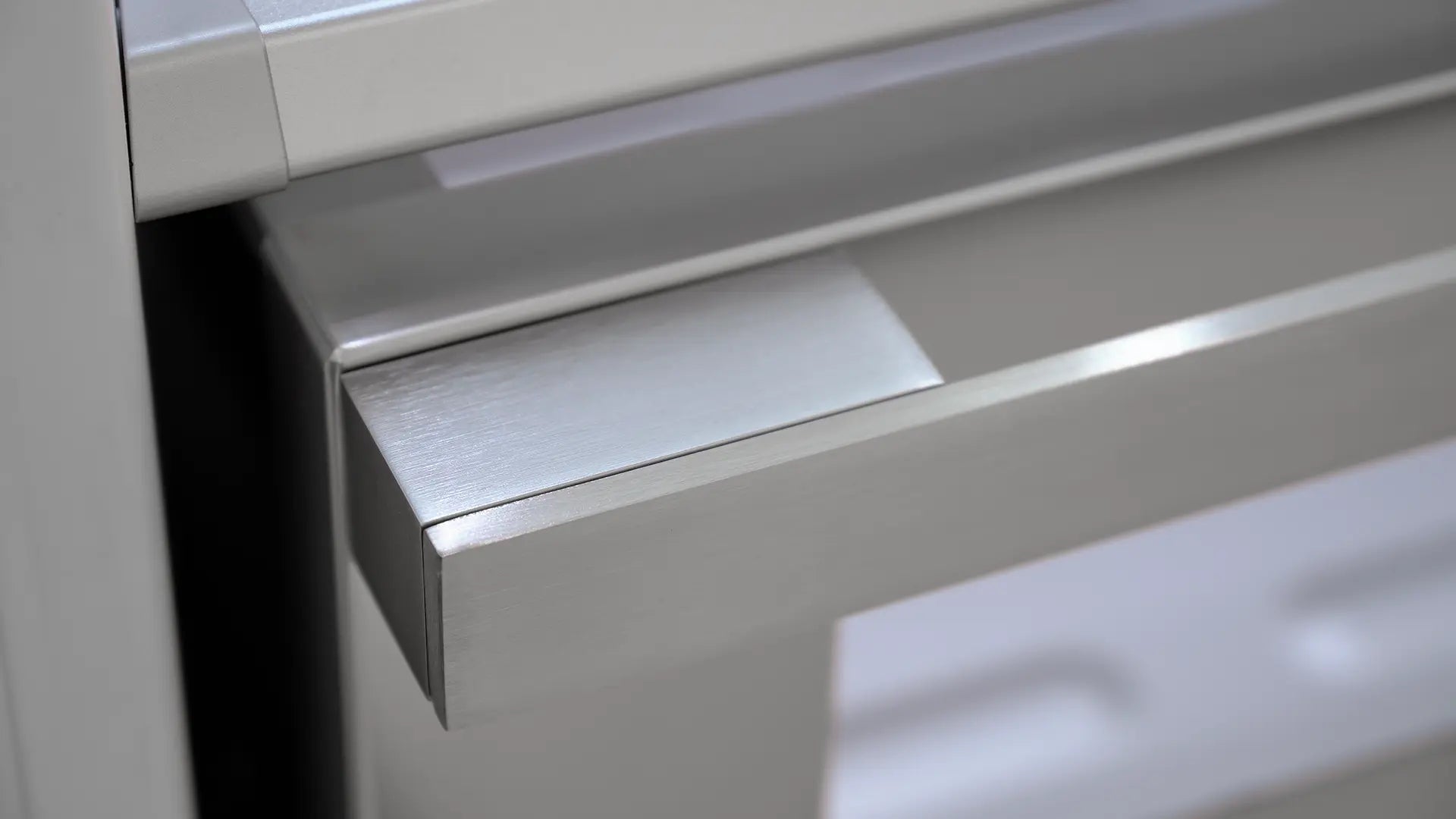 Fulgor Milano 36 Inch Built-In Bottom Freezer Refrigerator, Stainless Steel ITECH APPLIANCES
