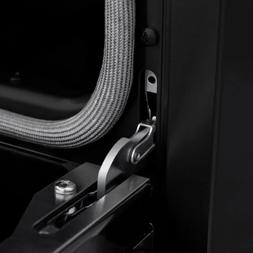 https://cdn.shopify.com/s/files/1/0596/2504/6223/files/zline--autograph--edition--classic--black--stainless--steel--dual--fuel--range--CDRBZ-48-CB--hinge--detail.jpg?v=1770245235