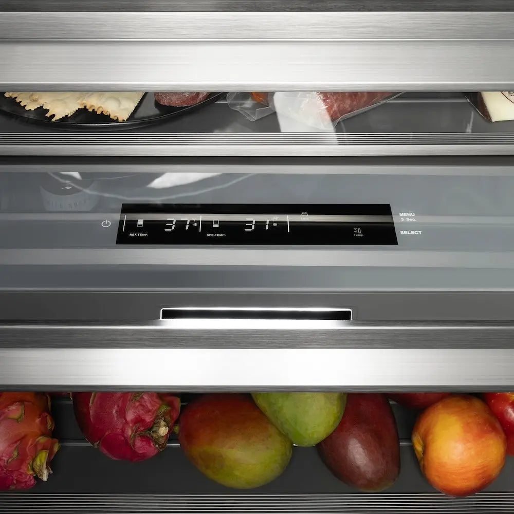 https://cdn.shopify.com/s/files/1/0596/2504/6223/files/zline--built--in--white--matte--column--refrigerator--RCRVZ-WM-24-CB--detail--control--panel--food.jpg?v=1749846408